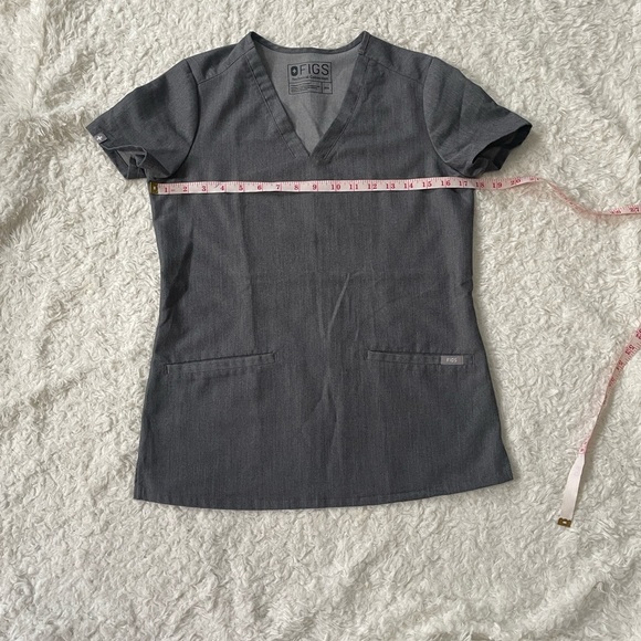Figs Charcoal Scrub Top - Picture 11 of 11